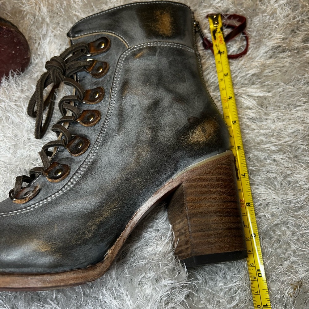 Freebird Stylish Gray Leather Ankle Boots - Picture 8 of 10